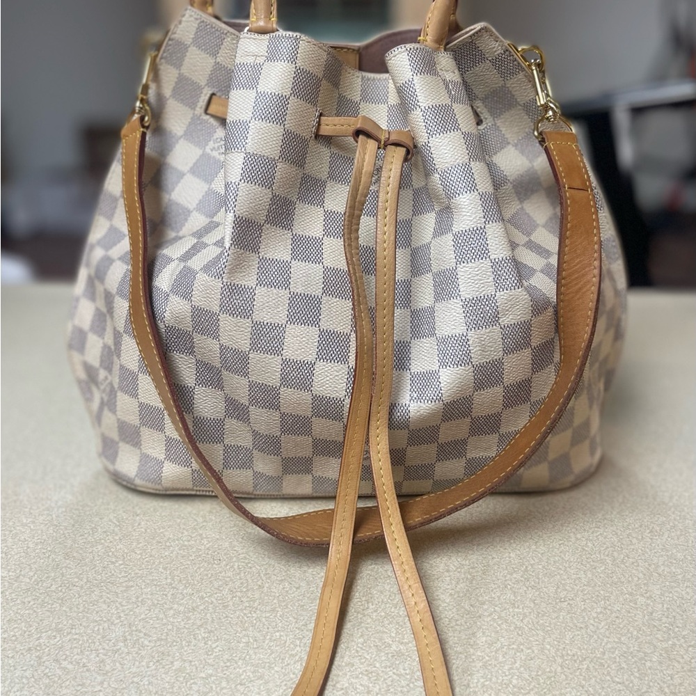 Authentic Louis Vuitton Girolata Damier Azur Bag